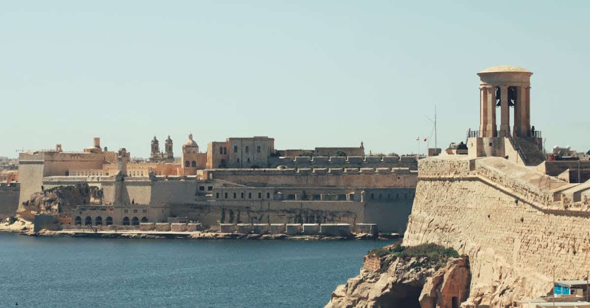 découvrez tout sur les défenses : types, stratégies, et l'importance de la défense dans divers contextes, qu'il s'agisse de la sécurité personnelle, de la défense nationale ou des mécanismes psychologiques.