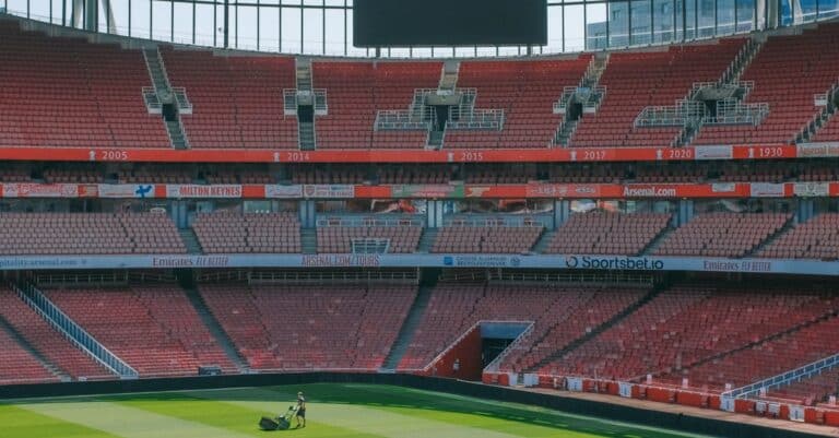 découvrez l'europa league, la prestigieuse compétition de football qui oppose les meilleures équipes européennes. suivez l'actualité, les résultats et les analyses des matchs pour ne rien manquer de cette saison passionnante.