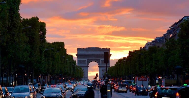 découvrez la beauté et la diversité de la france, un pays riche en histoire, en culture et en paysages époustouflants. explorez ses monuments emblématiques, ses régions vinicoles et sa gastronomie renommée.