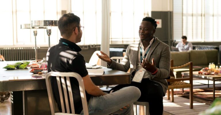 découvrez le rôle essentiel d'un mentor : un guide expérimenté qui partage ses connaissances, aide à développer des compétences et inspire à atteindre ses objectifs professionnels et personnels.