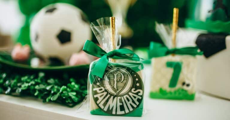 découvrez tout sur palmeiras, l'un des clubs de football les plus emblématiques du brésil, connu pour son riche héritage, ses succès en championnat et ses passionnants matchs. plongez dans l'histoire, les joueurs légendaires et les actualités du verdão.