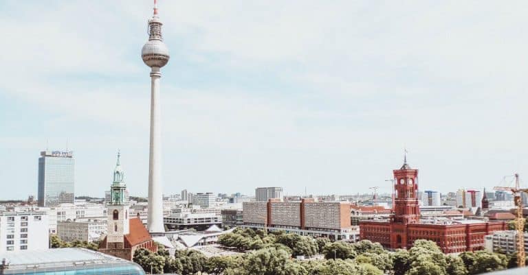 découvrez l'allemagne, terre de richesses culturelles, de paysages diversifiés et d'une histoire fascinante. explorez ses villes vibrantes, sa gastronomie renommée et son héritage artistique.