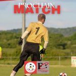 Joueurs de l'équipe B du FC Plateau 39 sur le terrain avant le match contre Macornay C