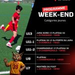 Jeunes joueurs du FC Plateau 39 sur le terrain lors d'un match de championnat