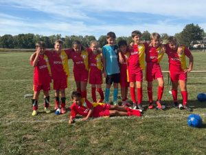 Jeunes joueurs du FC Plateau 39 lors d'un match de championnat (photo 3/5)