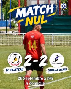 Joueurs du FC Plateau 39 lors d'un match de championnat de football amateur dans le Jura (photo 1/2)